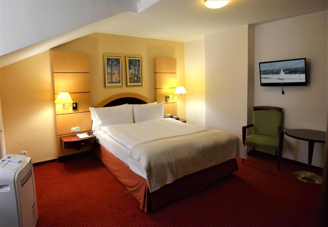 ויסבאדן Hotel Am Kochbrunnen מראה חיצוני תמונה