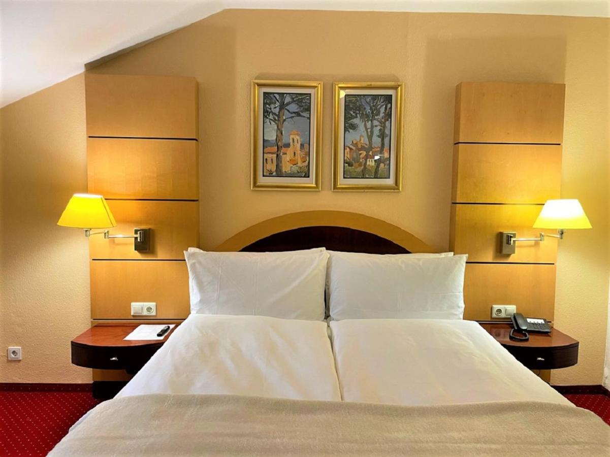 ויסבאדן Hotel Am Kochbrunnen מראה חיצוני תמונה