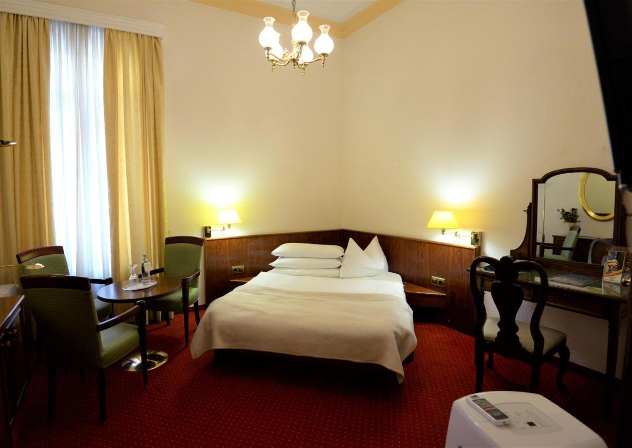 ויסבאדן Hotel Am Kochbrunnen מראה חיצוני תמונה
