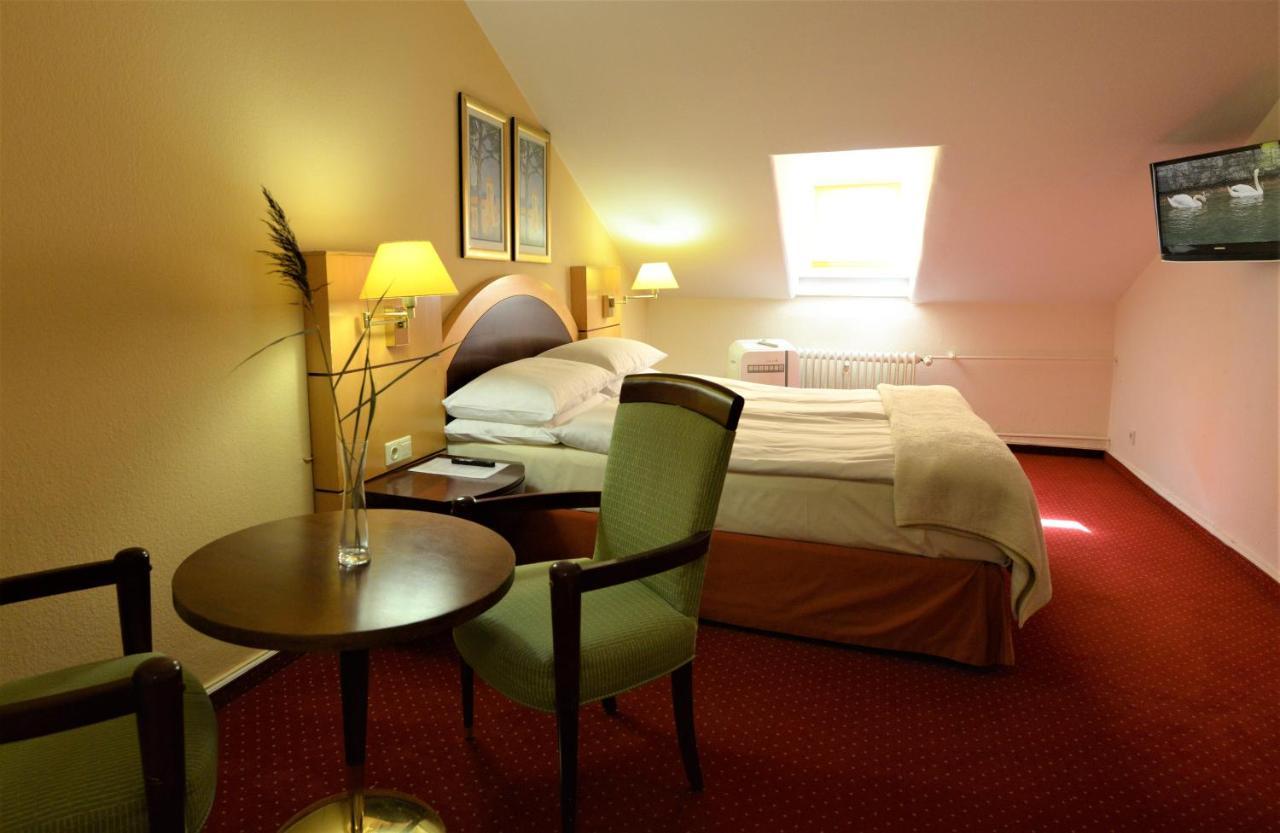 ויסבאדן Hotel Am Kochbrunnen מראה חיצוני תמונה