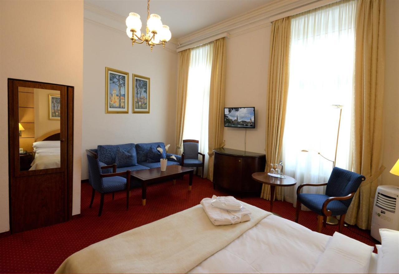 ויסבאדן Hotel Am Kochbrunnen מראה חיצוני תמונה