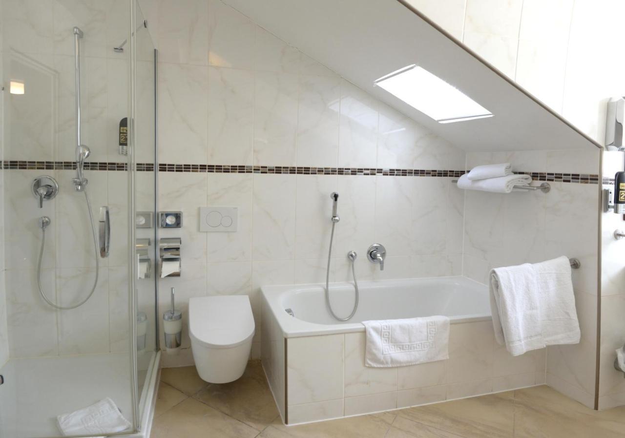 ויסבאדן Hotel Am Kochbrunnen מראה חיצוני תמונה